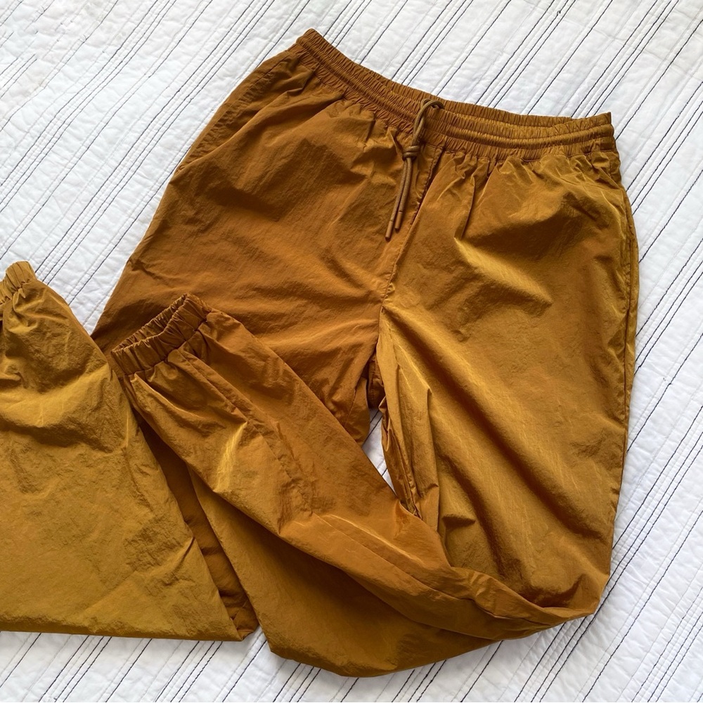 Good American Essential Track Gold Bronze Windbreaker Jogger Pant size 1 Small - Picture 6 of 12